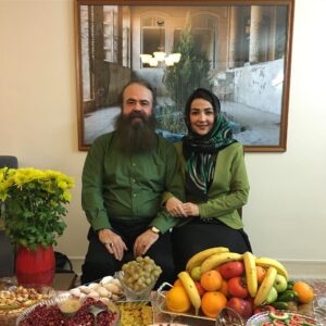 Amir Hossein Sharifi Instagram - شب يلدا را به تمام عزيزان و همراهان خوبمان تبريك ميگوييم اميدواريم كه هميشه شاد و سلامت و خرم باشيد ،دوستتان داريم
سارا و اميرحسين
مشهد،منزل خاله گرامي همسرم