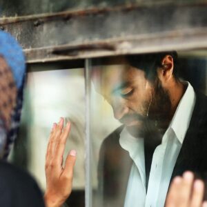 Amir Jadidi Instagram - «قهرمان» نامزد بهترین فیلم بین‌الملل از سوى انجمن منتقدان لاس‌وگاس و  همچنين انجمن منتقدان سن‌لوییس شد

روز گذشته فیلم سینمایی «قهرمان» به کارگردانی اصغر فرهادی در دو رویداد جوایز انجمن منتقدان لاس‌وگاس و جوايز انجمن منتقدان سن‌لوییس که از مهم‌ترین رویدادهای سینمایی آمریکا به شمار می‌روند، نامزد دریافت جایزه بهترین فیلم بین‌‌الملل شد. 
«قهرمان» در انجمن منتقدان  سن‌لوییس با فیلم‌های «ماشين من را بران»، «فرار»، «دست خدا» و «تیتان» رقابت می‌کند و فیلم‌های «بندتا»، «فرار»، «تیتان» و «بدترین آدم دنیا» در جوایز انجمن منتقدان لاس‌وگاس سایر نامزدهای دریافت جایزه در بخش بهترین فیلم بین‌المللی هستند.

عکس: امیرحسین شجاعی @shojaii ⭐️
.
.
.
#اصغرفرهادی #قهرمان #امیرجدیدی 
#asgharfarhadi #ahero #amirjadidi