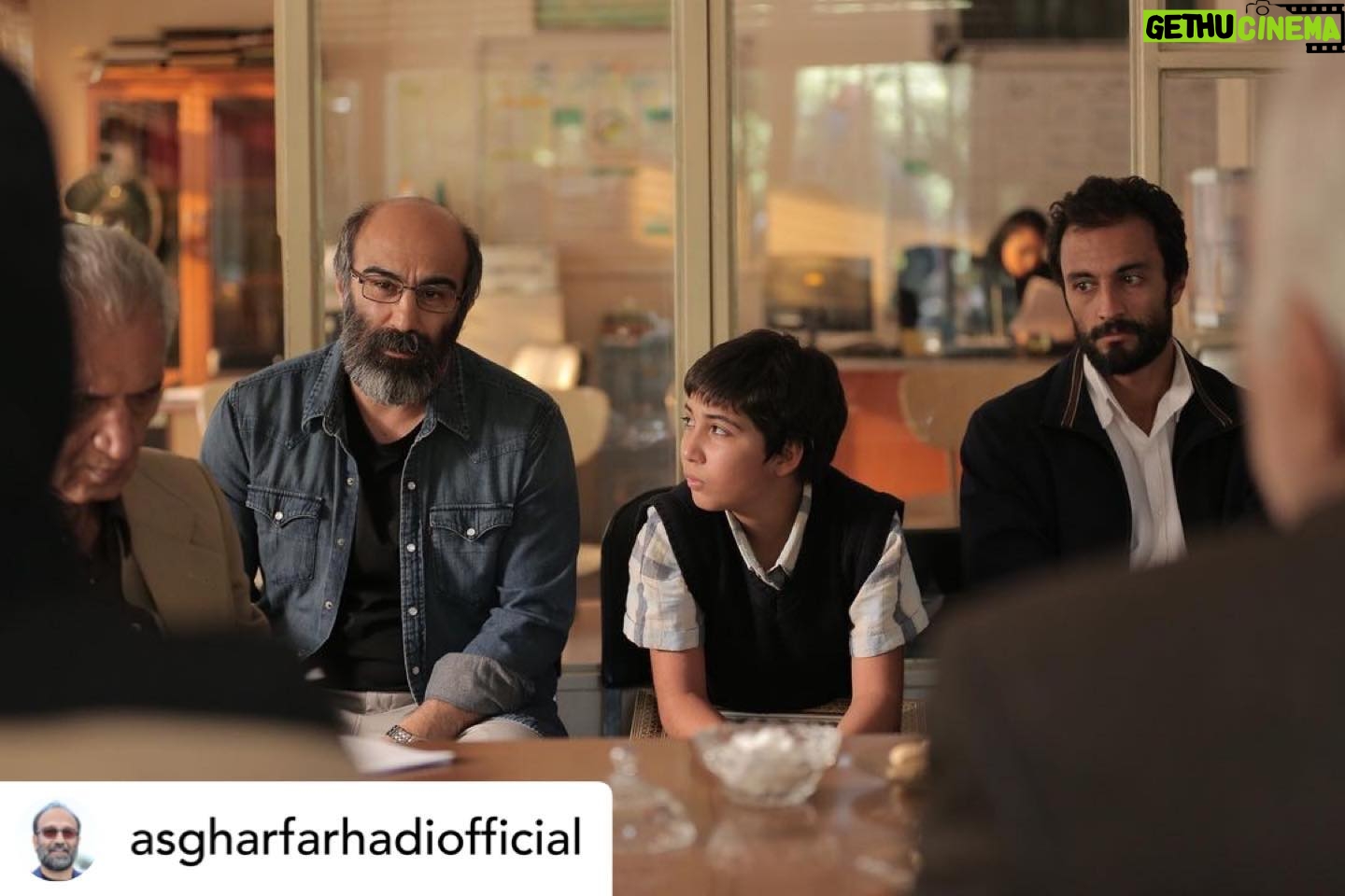 Amir Jadidi - 52.8K Likes - پیشتازی «قهرمان» در نامزدی جوایز آسیا پاسفیک
با نامزدی امیر جدیدی در رشته بهترین بازیگر نقش اول مرد؛
«قهرمان» درچهار رشته اصلى جوايز آسیاپاسیفیک نامزد شد
با اعلام نامزدهای چهاردهمین دوره جوایز آسیاپاسیفیک، «قهرمان» پیشتاز دریافت جوایز در این دوره از Asia Pacific Screen Awards شد. به نقل از ددلاین، فیلم «قهرمان» به کارگردانی اصغر فرهادی در کنار فیلم «ماشینم را بران» به کارگردانی ریوسوکه، بیشترین تعداد نامزدی را در این دوره از جوایز آسیاپاسیفیک کسب کردهاند.
«قهرمان» نامزد دریافت جوایز بهترین فیلم (اصغر فرهادی و الکساندر مالهگی)، بهترین کارگردان (اصغر فرهادی)، بهترین فیلمنامه (اصغر فرهادی) و بهترین بازیگر نقش اول مرد (امیر جدیدی) است.
ددلاین گزارش میدهد که در چهاردهمین دوره این جوایز، سی و هشت فیلم از کشورهای مختلف منطقه آسیاپاسیفیک برای کسب جوایز این دوره در بخشهای گوناگون حضور دارند. برندگان این جوایز در تاریخ یازدهم نوامبر (بیستم آبان ماه) اعلام خواهند شد.
عکس: امیرحسین شجاعی
#اصغرفرهادى
#اميرجديدى