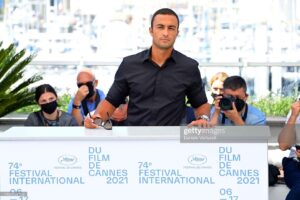 Amir Jadidi Instagram - قهرمان 
مراسم فوتو کال فستیوال کن 
.
.
A hero
Photocall 
Cannes Film Festival 
.
.
#اميرجديدى #امير_جديدى #قهرمان 
#amirjadidi #ahero 
#cannesfilmfestival