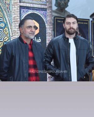Amirhossein Fathi Instagram - مراسم افتتاحیه جیران.

مرسی از همه ی بچه‌های درجه یک عکاس ،و معذرت که نشد همه ی عکس هارو کار کنم❤️

#جیران #حسن_فتحی #سریال #اسماعیل_عفیفه 
#امیرحسین_فتحی