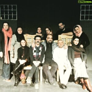 Amirkave Ahaninjan Instagram - .
.
"شیرین ترین اجرای روی صحنه ی این روزهارو از دست ندین"
.
 دیشب که این نمایش رو دیدم حسرت خوردم که چرا زودتر ندیدم تا بهتون معرفی کنم. متاسفانه این هفته ی آخر اجراشونه.. پس یک ساعت شور و انرژی و خنده رو از دست ندیدن و امیدوارم بلیطش گیرتون بیاد چون ماشالله سالنشون پره پره.....
.
آخرین هفته اجرای
نمایش " کمدی مَلی (حکایت شیطنت هاو عاشقانه های زنان اندرونی) " 
نویسنده : هنگامه مفید
کارگردان : افسانه زمانی

بازیگران: وحید آقاپور، گلبرگ ابوترابیان، مسیح کاظمی، پریناز لطف اللهی، فرزین محدث، مهشاد مخبری، مریم معینی، سودابه میر کریمی و مریم آشوری
ساعت اجرا : 19:30
خانه موزه استاد انتظامی (قیطریه)
نشانی: خیابان اندرزگو (قیطریه )، شرق به غرب،روبروی بلوار کاوه ، خیابان احمدی، خانه موزه استاد انتظامی
.
شماره رزرو 09354859613
.
.
.
#امیرکاوه_آهنین_جان #تیوال #نمایش #تاتر #تئاتر #صحنه#تاتروسینما #تاترشهر