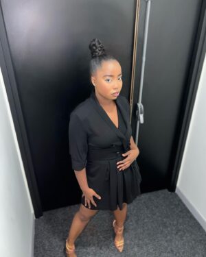 Amisse Abdallah Instagram - ON EST 20K ! 🥰 C’EST GÉNIAL 🫂
.
.
.
.
.
.
.
Merci l’Élite 🫶 Prenez soin de vous !
.
.
📸: @chayaabd 
Styliste : @i.am.staaacy 
.
.

#studio #amisse #staracademy #tf1 #birthdayweekend #20k