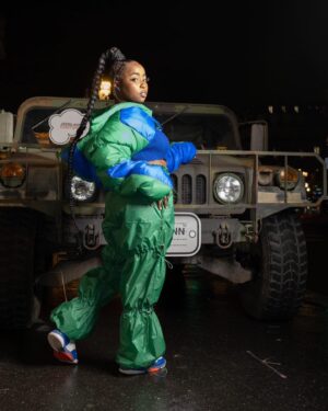 Amisse Abdallah Instagram - 💙👩‍🚀💚…
•
•
• Photo 1 : @raphaelgthl ✨
• 📍 @lescreatsconcept / @jessilannparis 
•  Coiffure : @c.a.j_coifafro 
• Maquillage : @keylissa._ 
• Habillage : @bymaeko / @i.am.staaacy 

#greenblue
