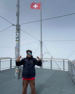 Amit Mishra Instagram - Jungfraujoch ❤️
#switzerland🇨🇭 #topofeurope #jungfraujochtopofeurope #jungfraujoch🇨🇭 #Europe #swiss #amitmishra #gratitude #playbacksinger #lifeofmusician #lifeofanartist #india 🇮🇳🙏🏻