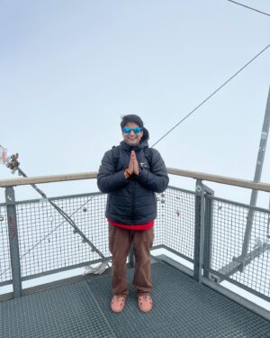 Amit Mishra Instagram - Jungfraujoch ❤️
#switzerland🇨🇭 #topofeurope #jungfraujochtopofeurope #jungfraujoch🇨🇭 #Europe #swiss #amitmishra #gratitude #playbacksinger #lifeofmusician #lifeofanartist #india 🇮🇳🙏🏻