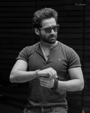 Amitash Pradhan Instagram - The #SUNGLASSES Edition. Swipe SWIPE...

Shot by @thestoryteller_india 
Hair- @vishnu_the_coiffeur_masculin 
🥂 to @farahdanani @sidtrivellore 

#fashionphotography #sunglasses #cinema #instastyle #photogram #thar #accessorise #jeansfashion #keepitwild #tamilcinema #actorslife #shades #monochrome