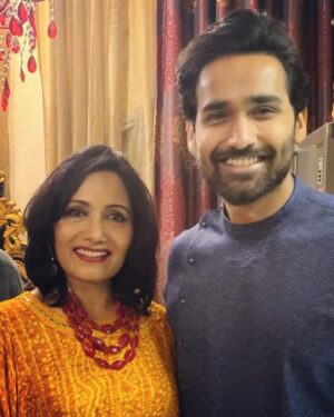 Amitash Pradhan Instagram - Just some #mommylove :)
My #bff , @weenapradhan