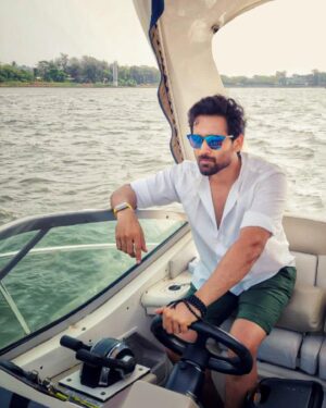 Amitash Pradhan Instagram - Solo Vibing ain’t that bad. 
#GOA liberation :) swipe… 

#photodump #goadiaries #solotravel #vibecheck #love 
#thalassa #antares #olive
