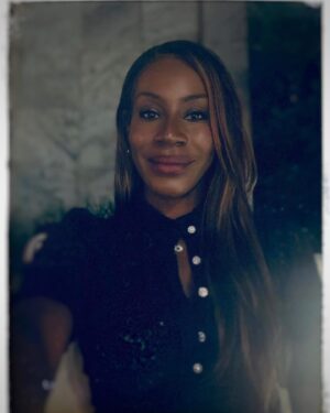 Amma Asante Instagram - It’s taken me a minute, but I’m finally here to wish you a plentiful and blessed 2022. As always, may this be the year you turn dreams into goals - and goals into fruitful achievements that permanently lay your pathway to continued success 🙏🏾. You know you’re amazing ✨💛✨