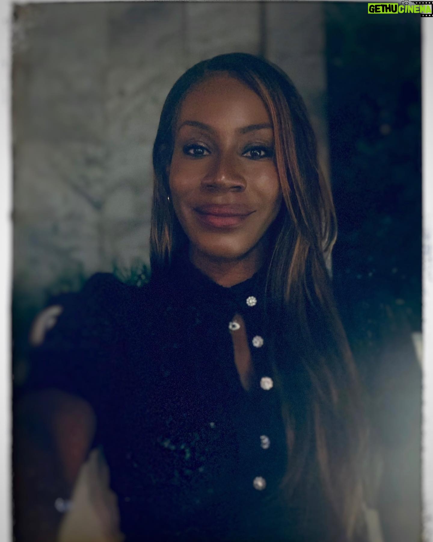 Amma Asante - 1K Likes - It’s taken me a minute, but I’m finally here to wish you a plentiful and blessed 2022. As always, may this be the year you turn dreams into goals - and goals into fruitful achievements that permanently lay your pathway to continued success 🙏🏾. You know you’re amazing ✨💛✨