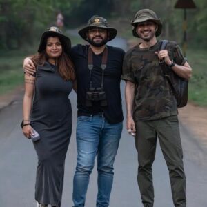 Amol Parashar Instagram - @tarunsinghal15 taking a break from shooting wild animals to shoot some wild humans 🐱