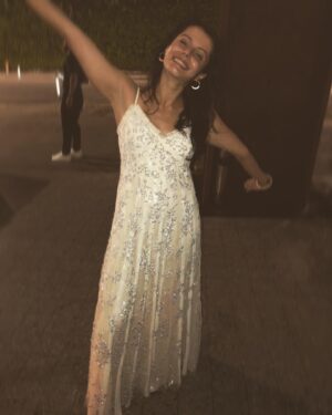 Amrita Acharia Instagram - 👽I have pretty much just this one photo in some form of focus from the end of a pretty epic night @goodswaylondon #Nolas - the most incredible venue to celebrate with absolute heros that I am lucky to know 🎉😍 🤍 Also - big up @needleandthreadlondon for this stunner of a dress - the dance floor got a good seeing to thanks to @rvsounds 🎤