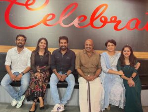 Amritha  Menon Instagram - Ennalumentealiya❤️#sundayfunday #ennalumentealiya #moviepromotion #happinessoverloaded😍 #dreamcometrue