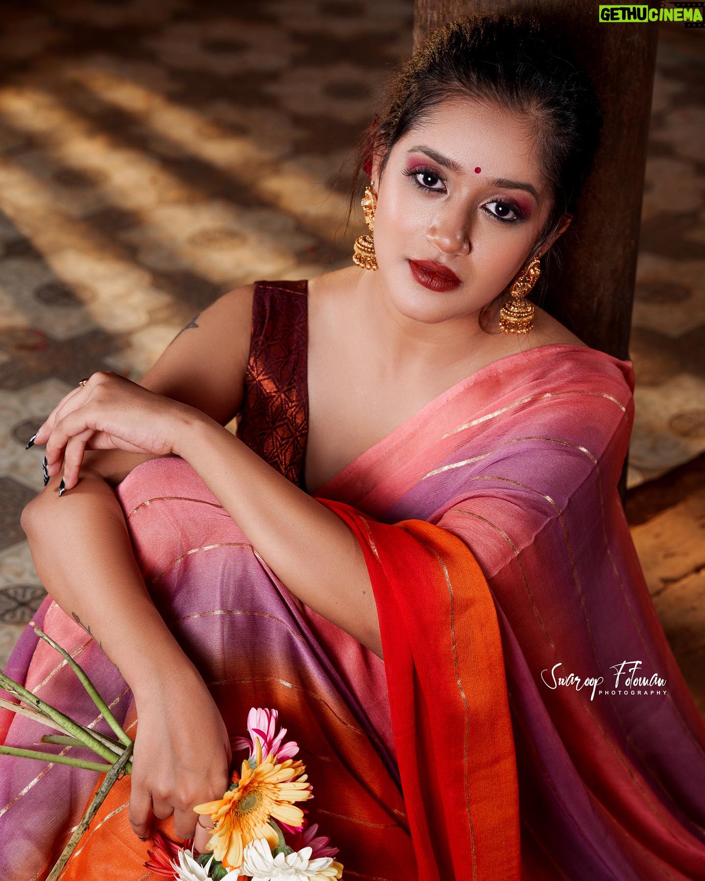 Amritha Menon - 599 Likes - āI carry my grace just like this sareeāāØ
šø: @swaroop_foto_man
Makeup: @_a.more__
Styling: @ashi_ashz
Ornaments: @alameen_fashion_jewels
Retouch: @soulads_photography
#sarees #saree #sareelove #fashion #sareelovers #onlineshopping #sareesofinstagram #ethnicwear #sareeblouse #silksarees #sareefashion #silksaree #indianwear #sareeindia #handloom #silk #indianfashion #sareedraping #traditional #designersarees #sareecollection #india #sareelover #indianwedding #sareestyle #kurtis #kurti #wedding #lehenga #sareeblousedesigns