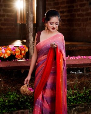 Amritha  Menon Instagram - “I carry my grace just like this saree”✨
📸: @swaroop_foto_man 
Makeup: @_a.more__ 
Styling: @ashi_ashz 
Ornaments: @alameen_fashion_jewels 
Retouch: @soulads_photography 

#sarees #saree #sareelove #fashion #sareelovers #onlineshopping #sareesofinstagram #ethnicwear #sareeblouse #silksarees #sareefashion #silksaree #indianwear #sareeindia #handloom #silk #indianfashion #sareedraping #traditional #designersarees #sareecollection #india #sareelover #indianwedding #sareestyle #kurtis #kurti #wedding #lehenga #sareeblousedesigns