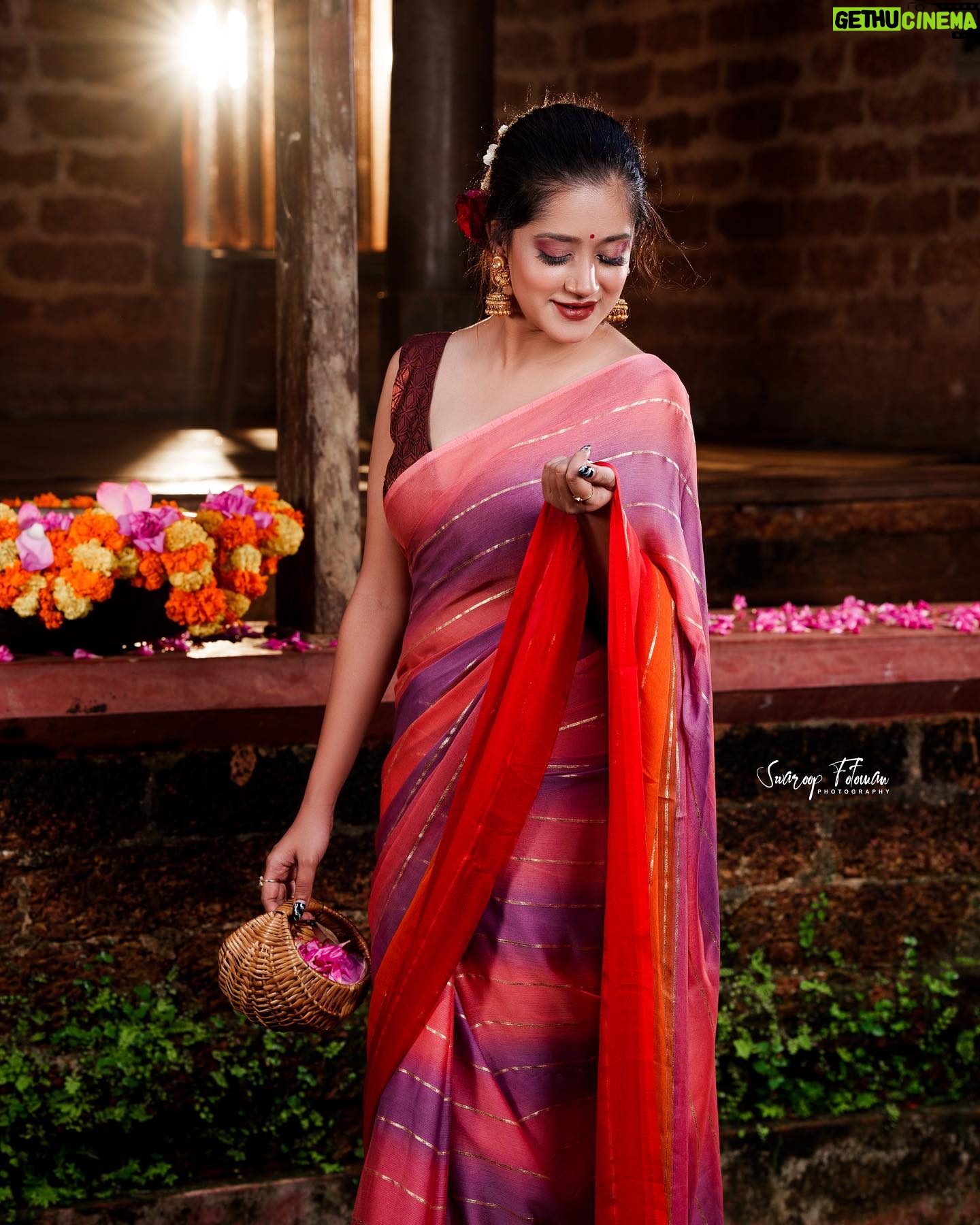 Amritha Menon - 599 Likes - āI carry my grace just like this sareeāāØ
šø: @swaroop_foto_man
Makeup: @_a.more__
Styling: @ashi_ashz
Ornaments: @alameen_fashion_jewels
Retouch: @soulads_photography
#sarees #saree #sareelove #fashion #sareelovers #onlineshopping #sareesofinstagram #ethnicwear #sareeblouse #silksarees #sareefashion #silksaree #indianwear #sareeindia #handloom #silk #indianfashion #sareedraping #traditional #designersarees #sareecollection #india #sareelover #indianwedding #sareestyle #kurtis #kurti #wedding #lehenga #sareeblousedesigns