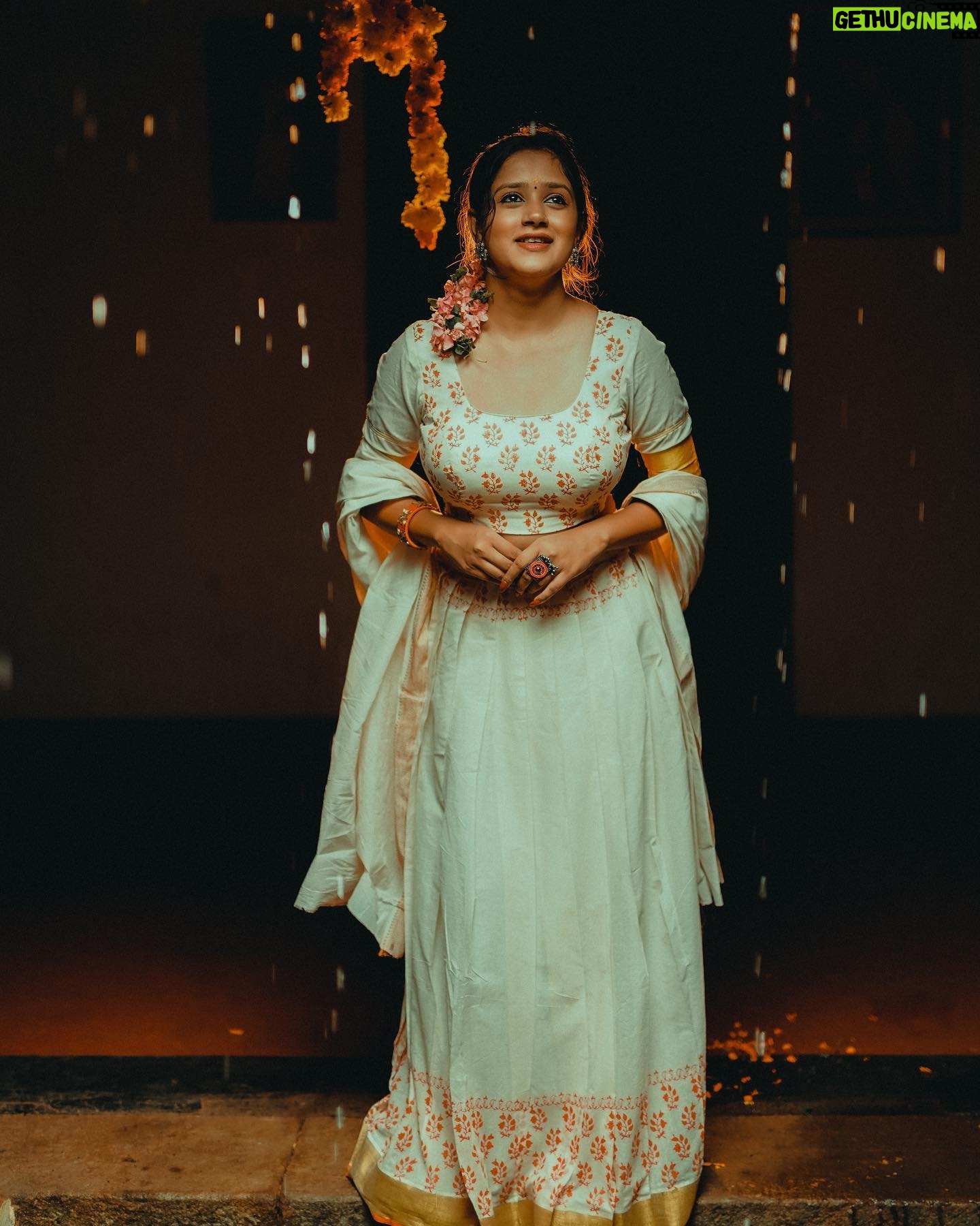 Amritha Menon - 715 Likes - š¼Onam series š¼
šø: @nikjohnjo
#onam #kerala #onamcelebration #keralagram #onamspecial #happyonam #india #malayali #instagram #keralasaree #keralatourism #mallu #photography #malayalam #kochi #keralafood #keralagodsowncountry #onamsaree #festival #love #saree #onamfestival #instagood #onamvibes #traditional #bhfyp #onlineshopping #keralam #fashion #keralaattraction