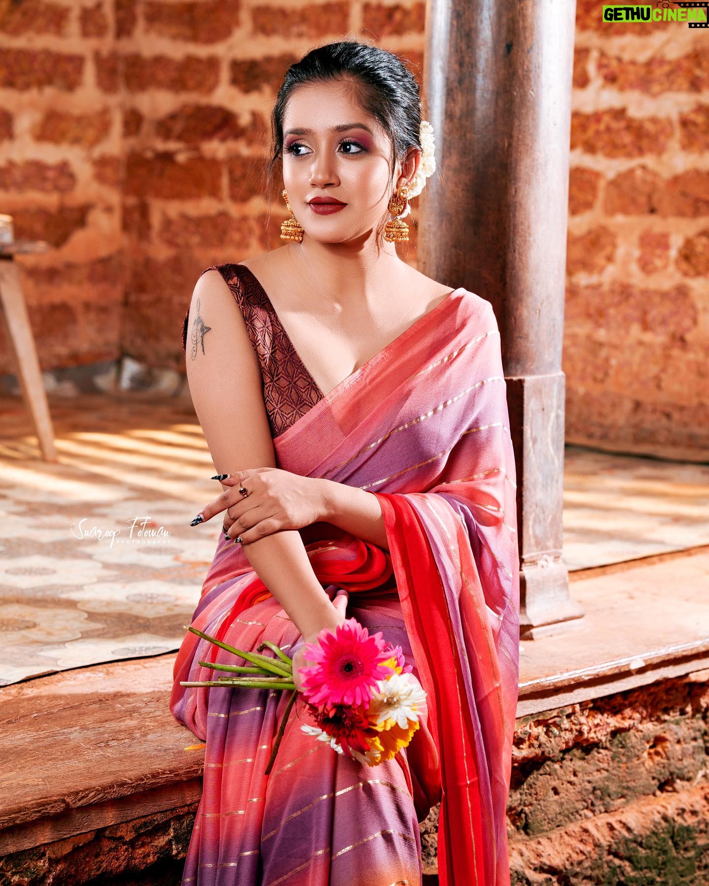 Amritha Menon - 599 Likes - āI carry my grace just like this sareeāāØ
šø: @swaroop_foto_man
Makeup: @_a.more__
Styling: @ashi_ashz
Ornaments: @alameen_fashion_jewels
Retouch: @soulads_photography
#sarees #saree #sareelove #fashion #sareelovers #onlineshopping #sareesofinstagram #ethnicwear #sareeblouse #silksarees #sareefashion #silksaree #indianwear #sareeindia #handloom #silk #indianfashion #sareedraping #traditional #designersarees #sareecollection #india #sareelover #indianwedding #sareestyle #kurtis #kurti #wedding #lehenga #sareeblousedesigns