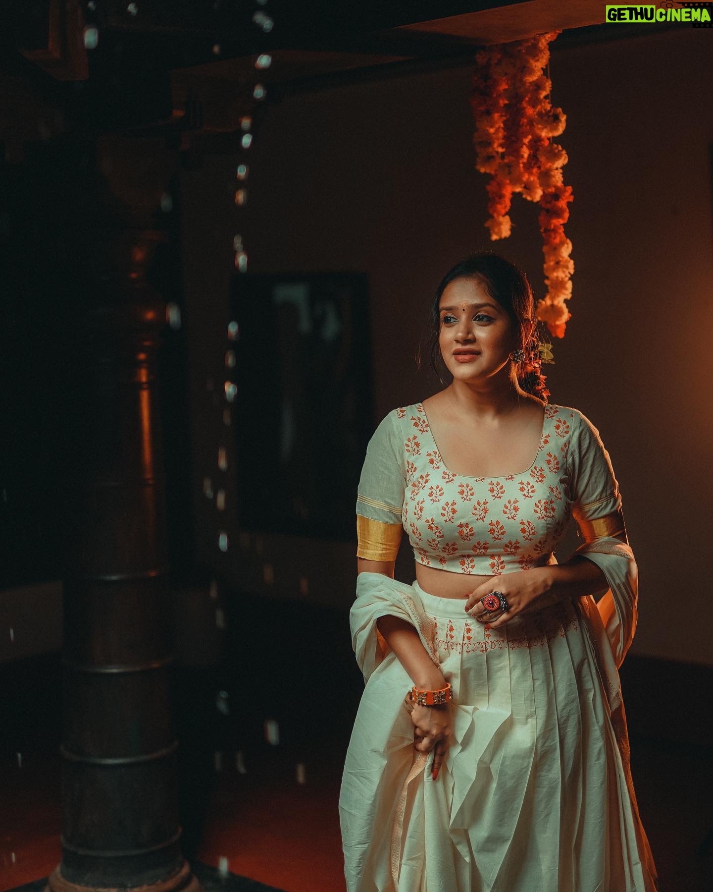 Amritha Menon - 715 Likes - š¼Onam series š¼
šø: @nikjohnjo
#onam #kerala #onamcelebration #keralagram #onamspecial #happyonam #india #malayali #instagram #keralasaree #keralatourism #mallu #photography #malayalam #kochi #keralafood #keralagodsowncountry #onamsaree #festival #love #saree #onamfestival #instagood #onamvibes #traditional #bhfyp #onlineshopping #keralam #fashion #keralaattraction