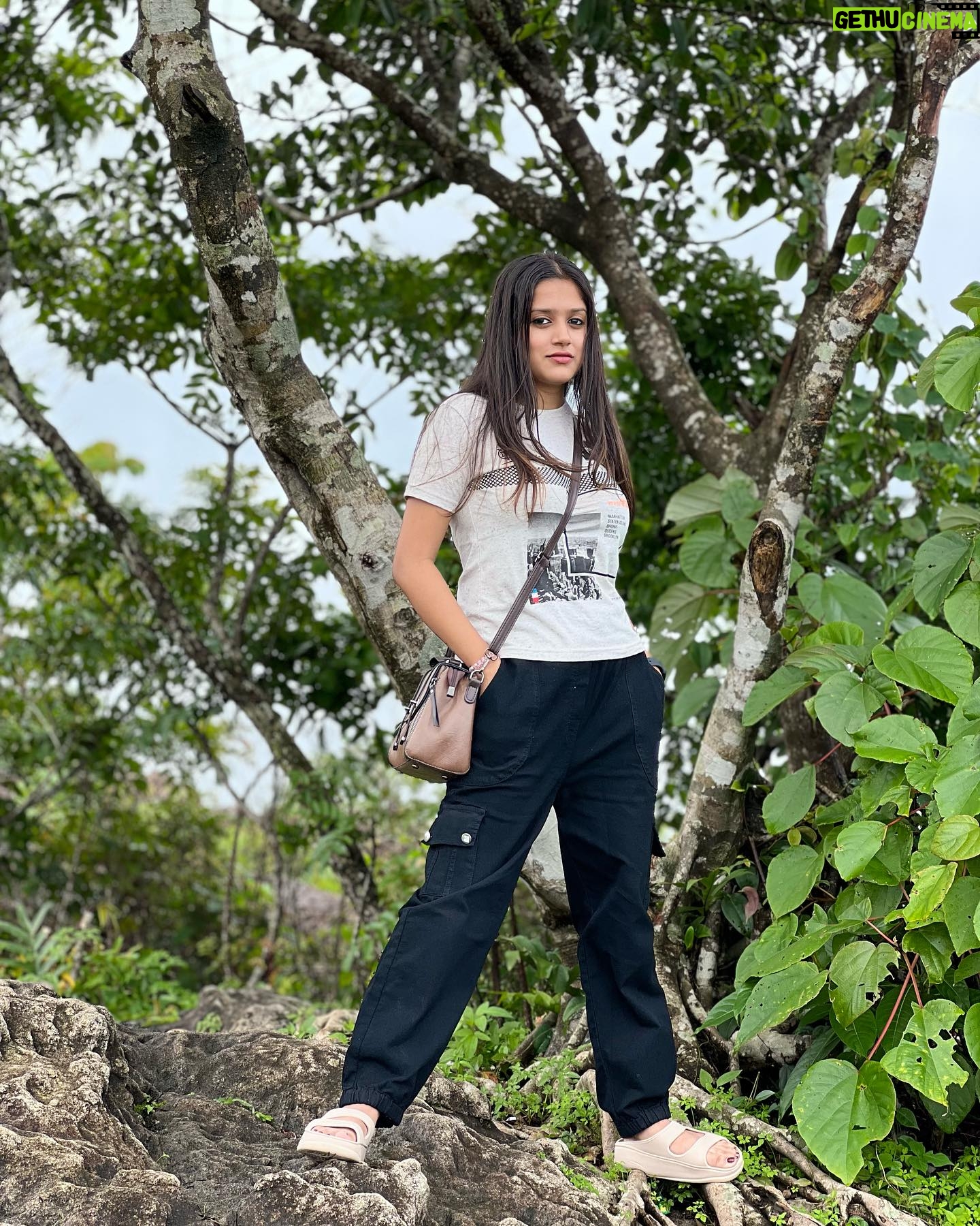 Amritha Menon - 847 Likes - ā..The joy of discovery..āāØ
šø: @thakdeer_muhammed
#wanderlust #travel #travelgram #travelphotography #nature #photography #instatravel #adventure #photooftheday #explore #travelblogger #instagood #naturephotography #landscape #ig #love #picoftheday #hiking #mountains #traveltheworld #vacation #beautifuldestinations #travelling #traveling #beautiful #trip #landscapephotography #instagram #naturelovers #sunset