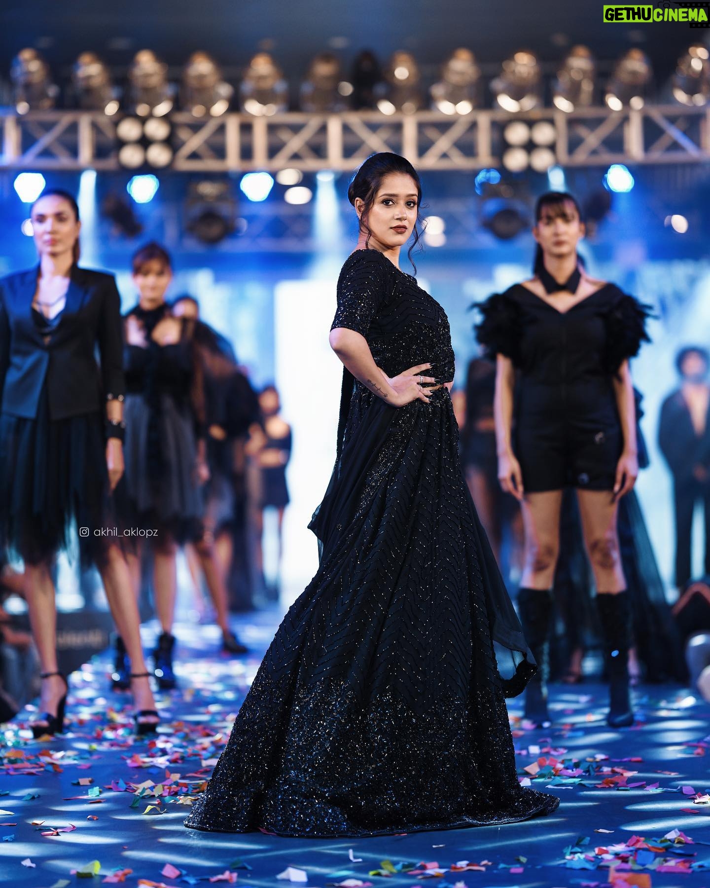 Amritha Menon - 739 Likes - āØSunday Night āØ
Designer: @go4abhildev
#fashionweek2023#hilitemall#showstopper#fashionshow