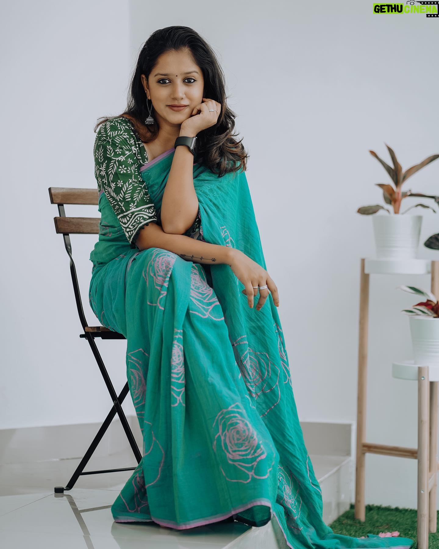 Amritha Menon - 855 Likes - ā..Wear a saree,give them a reason to stare..ā
šø: @nikjohnjo
#sareelove #saree #sareelovers #sareesofinstagram #sareefashion #sarees #sareedraping #sareeblouse #fashion #onlineshopping #sareeindia #sareelover #indianwear #sareestyle #handloom #sareecollection #silksarees #ethnicwear #silksaree #sareeaddict #traditional #sareeblousedesigns #india #indianwedding #silk #sareenotsorry #indianfashion #love #sareepact #handloomsarees
