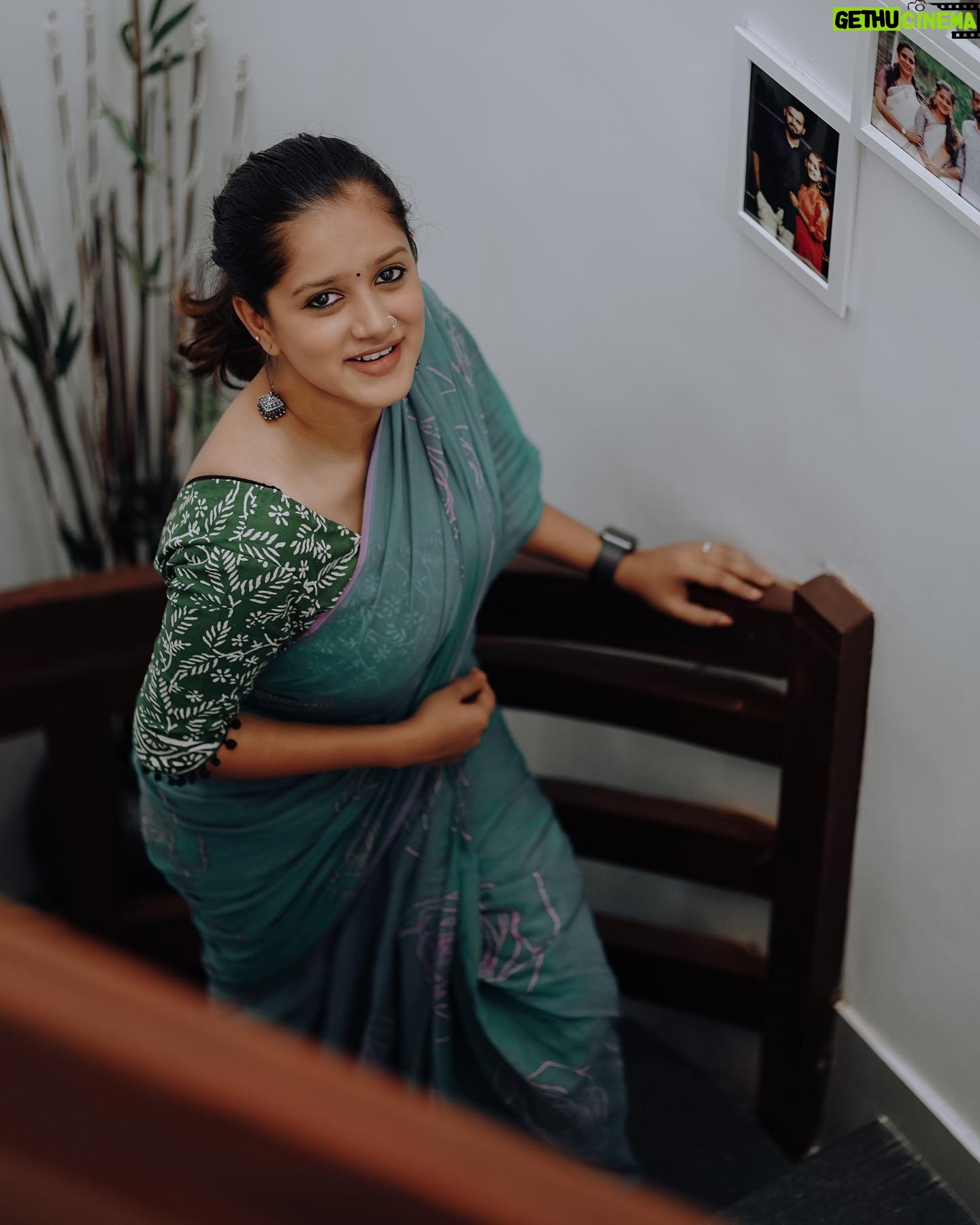 Amritha Menon - 855 Likes - ā..Wear a saree,give them a reason to stare..ā
šø: @nikjohnjo
#sareelove #saree #sareelovers #sareesofinstagram #sareefashion #sarees #sareedraping #sareeblouse #fashion #onlineshopping #sareeindia #sareelover #indianwear #sareestyle #handloom #sareecollection #silksarees #ethnicwear #silksaree #sareeaddict #traditional #sareeblousedesigns #india #indianwedding #silk #sareenotsorry #indianfashion #love #sareepact #handloomsarees
