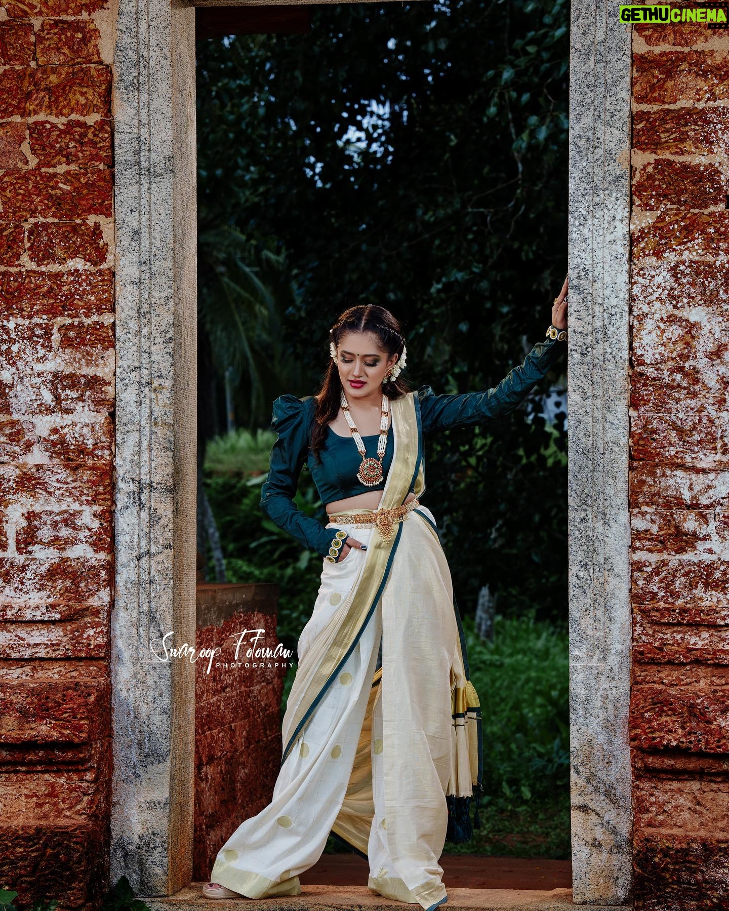 Amritha Menon - 574 Likes - šø: @swaroop_foto_man
Mua: @_a.more__
Costume designing & Styling: @ashi_ashz
Retouch: @soulads_photography
Jewellery: @alameen_fashion_jewels
#onam #kerala #onamcelebration #keralagram #onamspecial #happyonam #india #malayali #instagram #keralasaree #keralatourism #mallu #photography #malayalam #kochi #keralafood #keralagodsowncountry #onamsaree #festival #love #saree #onamfestival #instagood #onamvibes #traditional #bhfyp #onlineshopping #keralam #fashion #keralaattraction