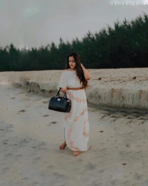 Amritha  Menon Instagram - “..Sky above,sand below,peace within..”
📸: @nikjohnjo  #beach #summer #travel #sea #nature #photography #sunset #love #beachlife #ocean #sun #instagood #photooftheday #beautiful #vacation #travelphotography #holiday #picoftheday #sky #instagram #landscape #beachvibes #travelgram #waves #photo #sand #like #surf #fashion #bhfyp
