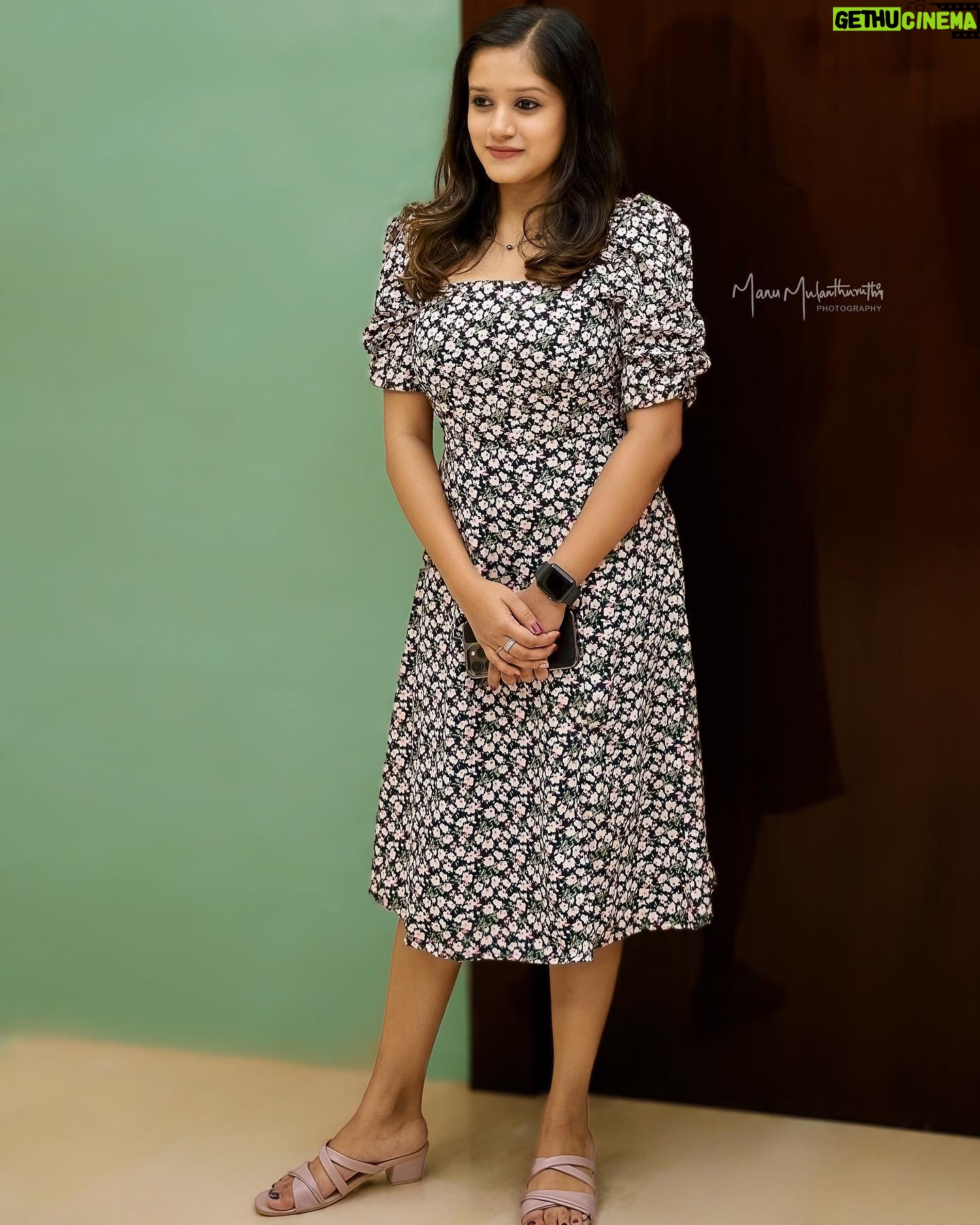 Amritha Menon - 844 Likes - #pressmeeting#ennalumentealiya
šø: @manumulanthuruthyphotography