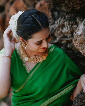 Amulya Instagram - ನನಗೆ ಇಷ್ಟವಾದಬಣ್ಣದ ಸೀರೆ💚

PC - @naveenvcphotography