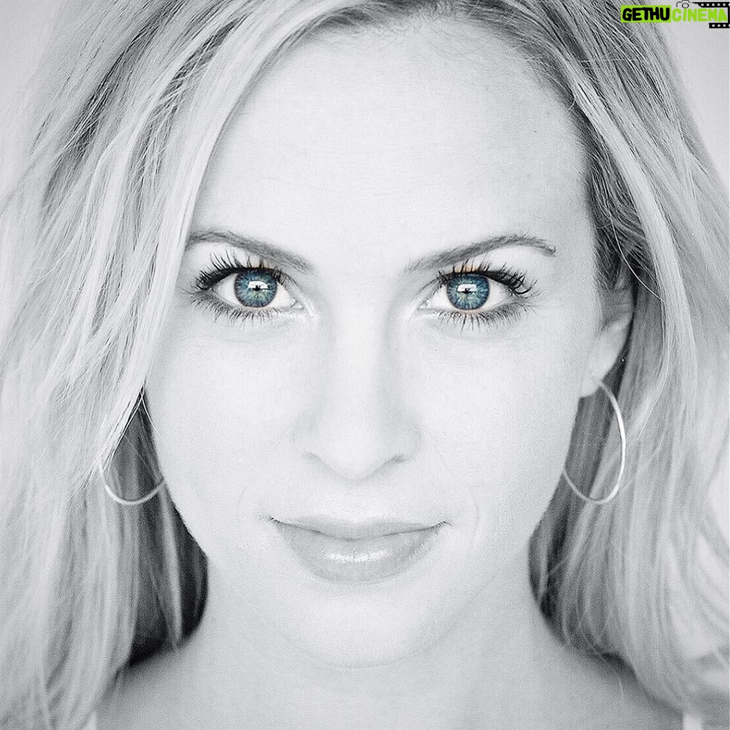 Amy Gumenick - 2.2K Likes - #challengeaccepted 💜 I am beyond grateful for all the incredible women in my life. May you feel seen, heard, understood, supported and celebrated everyday. #supportwomen ❤️ Love and thanks to superwomen @kaylasalpert & @shannoncgoing #insolidarity #womenempowerment #womensupportingwomen