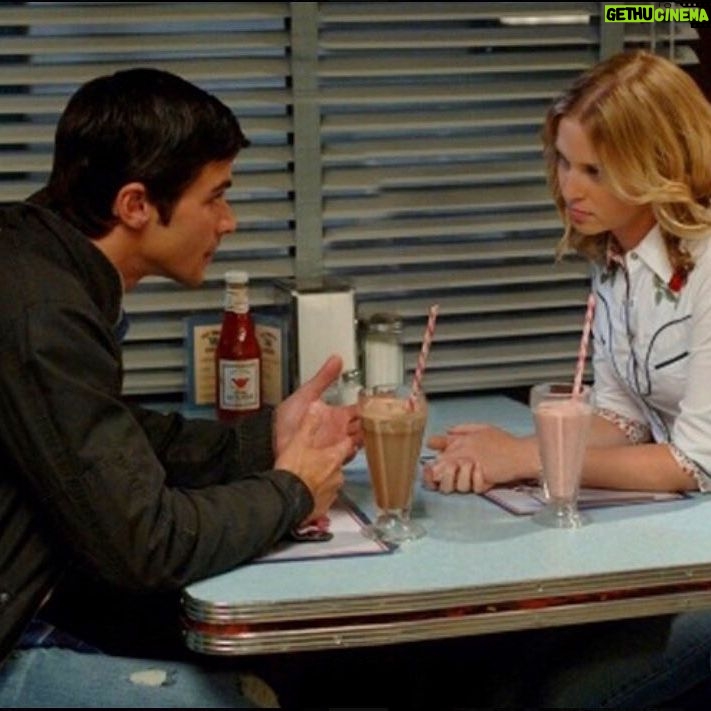 Amy Gumenick - 1.8K Likes - It’s the weekend. Have a milkshake.🥤 #TGIF #splurge #friyay #workhardplayhard #rewardyourself #supernatural #spnfamily #fbf
