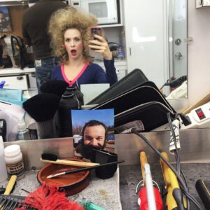Amy Gumenick Instagram - Quarantine hair or magical makeup merriment?! 🤪 #throwbackthursday #setlife #bts #themakingof #philomena @turn_amc