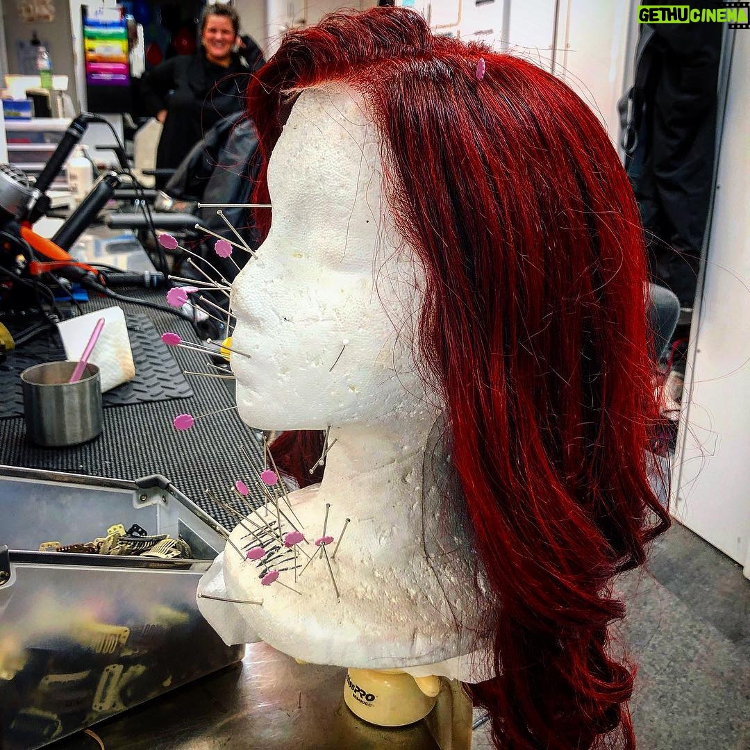 Amy Gumenick - 1.6K Likes - Reunited and it feels so good...👩🏻🦰 #Cupid #Arrow #carriecutter #shesback #transformation #makeuptrailer #acupuncture #redhairdontcare #flashbackfriday #fbf #bts @cw_arrow @thecw