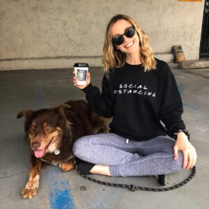 Amy Gumenick Instagram - Happy, healthy Monday! 🌤 #socialdistancing #staysafe #supportlocalbusiness #sweatsalldayeveryday #mondaymood #newweek