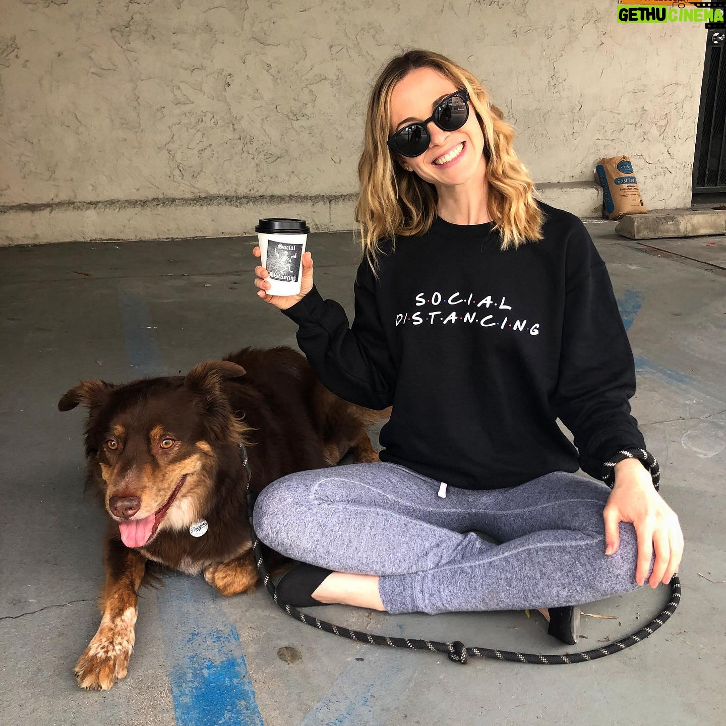 Amy Gumenick - 1.4K Likes - Happy, healthy Monday! 🌤 #socialdistancing #staysafe #supportlocalbusiness #sweatsalldayeveryday #mondaymood #newweek