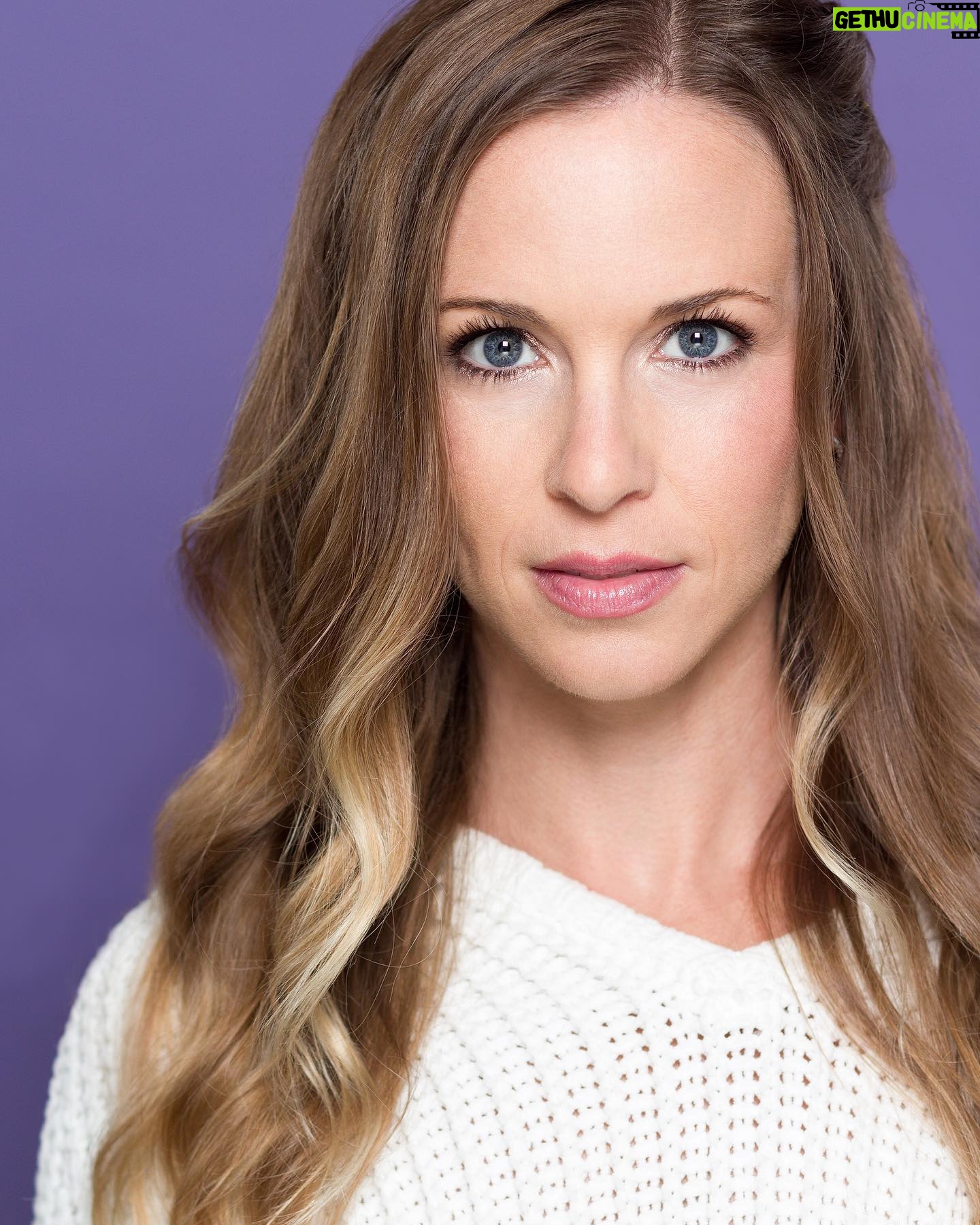 Amy Gumenick - 1.4K Likes - What a gift it is to have talented friends. Thank you @philcassphotography for capturing ME. ⭐️
.
.
.
Hair/ makeup by my sister💋 #headshot #photography #actorslife #casting #hairandmakeup #familyaffair #ittakesavillage #makebeleive #castme #quarentinehair #fall #collab #tbt