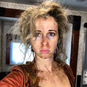 Amy Gumenick Instagram - Missing the messy life! 💩@turn_amc  #quarentinemood #throwbackthursday #bts #setlife #selfie