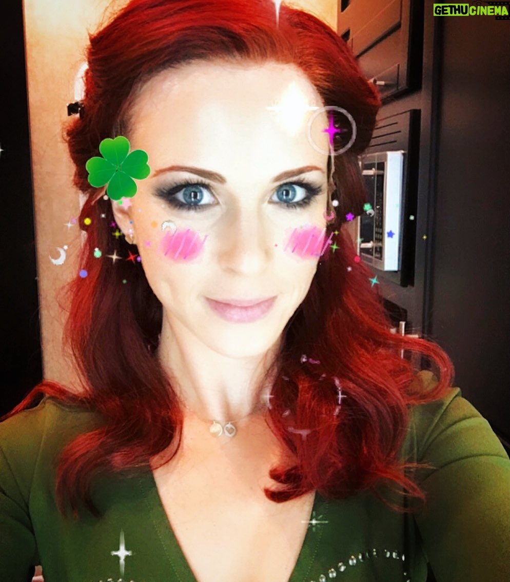 Amy Gumenick - 2K Likes - Cupid’s 2nd favorite holiday 💚#stpatricksday #alwaysready #kissmeimirish #dontgetpinched #leprechaun #redhead #selfie #arrow #cupid
