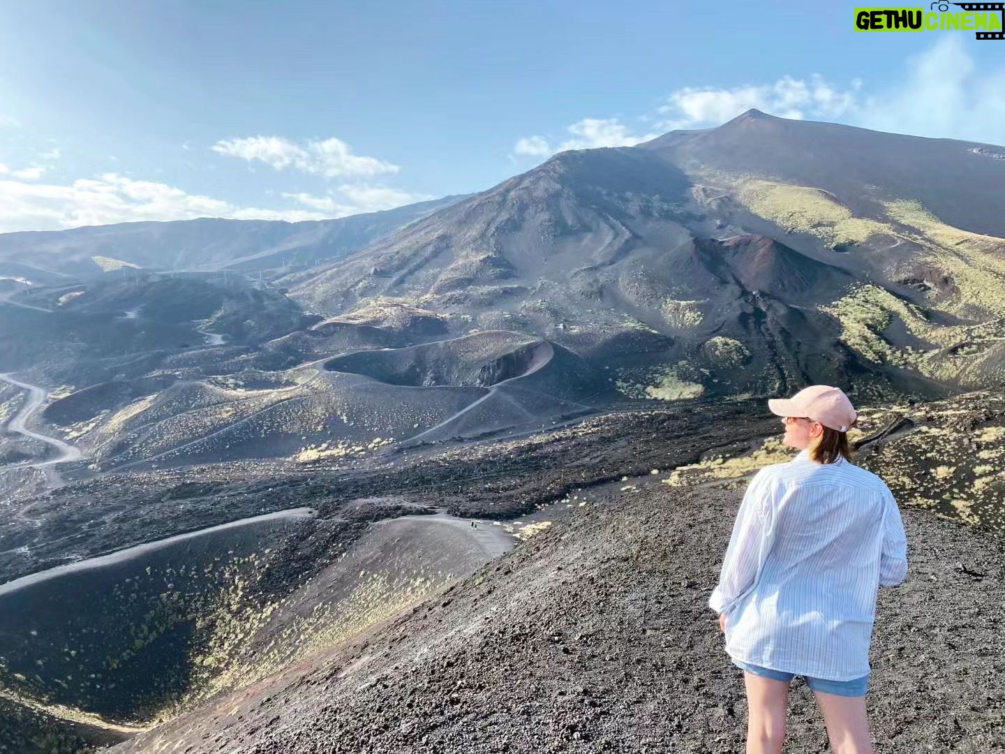 Amy James-Kelly - 327 Likes - Campaign for the Sicilian flag to get its own emoji.
•
Beautiful week in Sicily staying with Dan's uncles 💛💛 made a cat friend (tried), fell on some volcanic rocks, melted my shoes, ate some AMAZING vegan Sicilian dishes, got a fit tan, actually remembered to pack all my stuff, sweated (a lot), stroked some fluffy cacti, held hands with me fella, got bitten by mosquitos and a fish mistook me for a barnacle and licked me knee.
