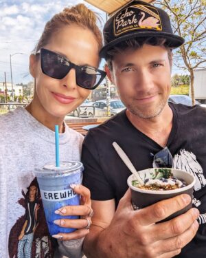 Amy Paffrath Instagram - Er the whon that I want @drewseeley 💕
Dates these days look like grocery shopping and getting lunch at @erewhon and it's more than okay with me. We're approaching our 11th anniversary at the end of the month and the last year has really tested the whole 'in sickness and health' part of our vows. Finally on the road to recovery after a long bout of SIBO which caused me to suffer malabsorption and malnourishment leading to unexpected weight loss. (I'm aware I look too thin, please stop telling me. It's unhelpful and frankly, rude). It has stressed my body and our relationship but we're stronger now and working on healing together. This is what long term relationships are about. It's not always pretty. It's not always easy. But if you are both committed to self improvement you will grow - hopefully together. I'm grateful that we've gotten to a place where I can ask for help and know that I will receive it. I don't like to depend on anyone but this man has my back thought thick and thin. Working on getting back to thick. Full fat smoothies and pizza should help. We're a work in progress and after 11 years of marriage, discovering that the bad times push you towards better ones if you're willing to see the lessons in the struggles. Love you, Drew. Thanks for taking care of me even when I'm not the best at asking for what I need. ⛅

#love #marriage #sibo #11 #dramywedding