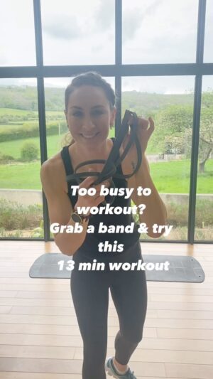 Amy Williams Instagram - Struggling to find time to exercise in your busy schedule? I hear you! Between work, family, and chasing after the little ones (and a puppy!!), it can feel impossible to carve out time for fitness. 

But guess what? You don’t need hours in the gym to stay fit! 💪🏻 Here’s a quick and effective band workout that you can do from the comfort of your home in just 13 minutes!

This routine is perfect for busy parents - you can even squeeze it in while dinner is cooking! No more excuses, let’s prioritize our health and well-being together. 

Need extra help with home workouts that fit into your busy life? Plus meal plans to help you smash your goals? Join my online coaching and let me be in your pocket every day helping you. Message me or click link in bio. 
Let’s crush those fitness goals, one band at a time! 🔥 

#HomeWorkout #BusyParentFitness #bandworkout #personaltrainer #onlinetraining #onlinecoaching #transformation #fitnesstips