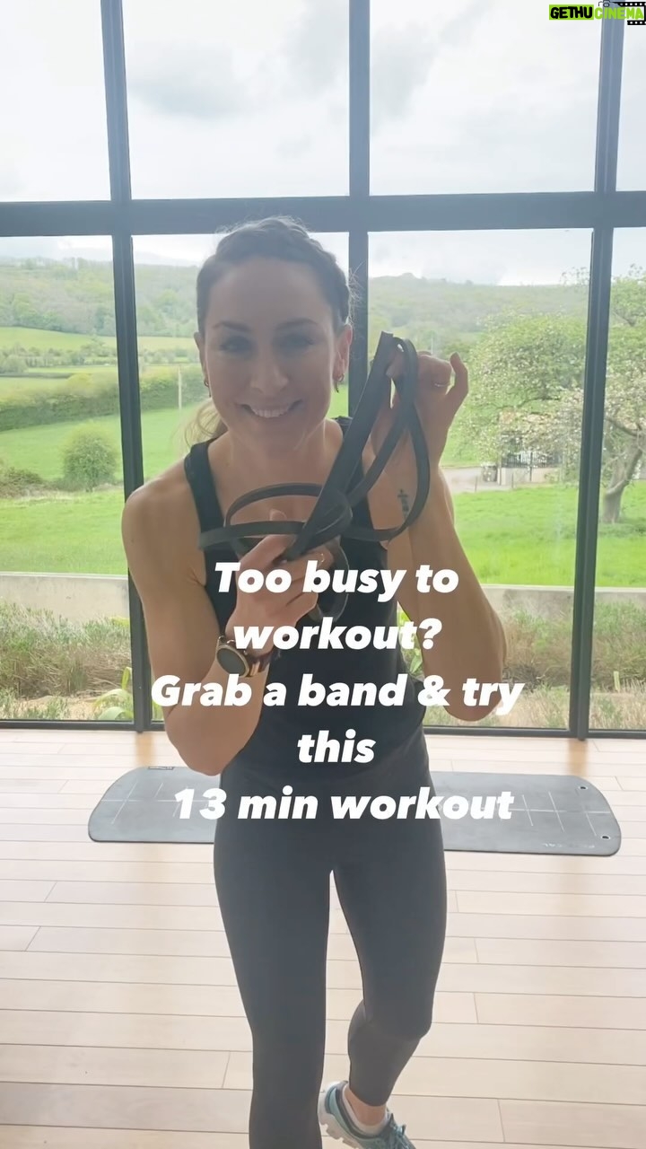 Amy Williams - 256 Likes - Struggling to find time to exercise in your busy schedule? I hear you! Between work, family, and chasing after the little ones (and a puppy!!), it can feel impossible to carve out time for fitness.
But guess what? You don’t need hours in the gym to stay fit! 💪🏻 Here’s a quick and effective band workout that you can do from the comfort of your home in just 13 minutes!
This routine is perfect for busy parents - you can even squeeze it in while dinner is cooking! No more excuses, let’s prioritize our health and well-being together.
Need extra help with home workouts that fit into your busy life? Plus meal plans to help you smash your goals? Join my online coaching and let me be in your pocket every day helping you. Message me or click link in bio.
Let’s crush those fitness goals, one band at a time! 🔥
#HomeWorkout #BusyParentFitness #bandworkout #personaltrainer #onlinetraining #onlinecoaching #transformation #fitnesstips