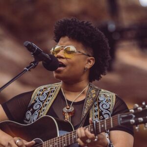 Amythyst Kiah Instagram - @redrocksco….. a monumental moment! I really appreciate @dispatchmusic asking me to open their show with the @coloradosymphony. It was a real honor to be on that stage! 🏔️🎶

📸: @glennrossphoto