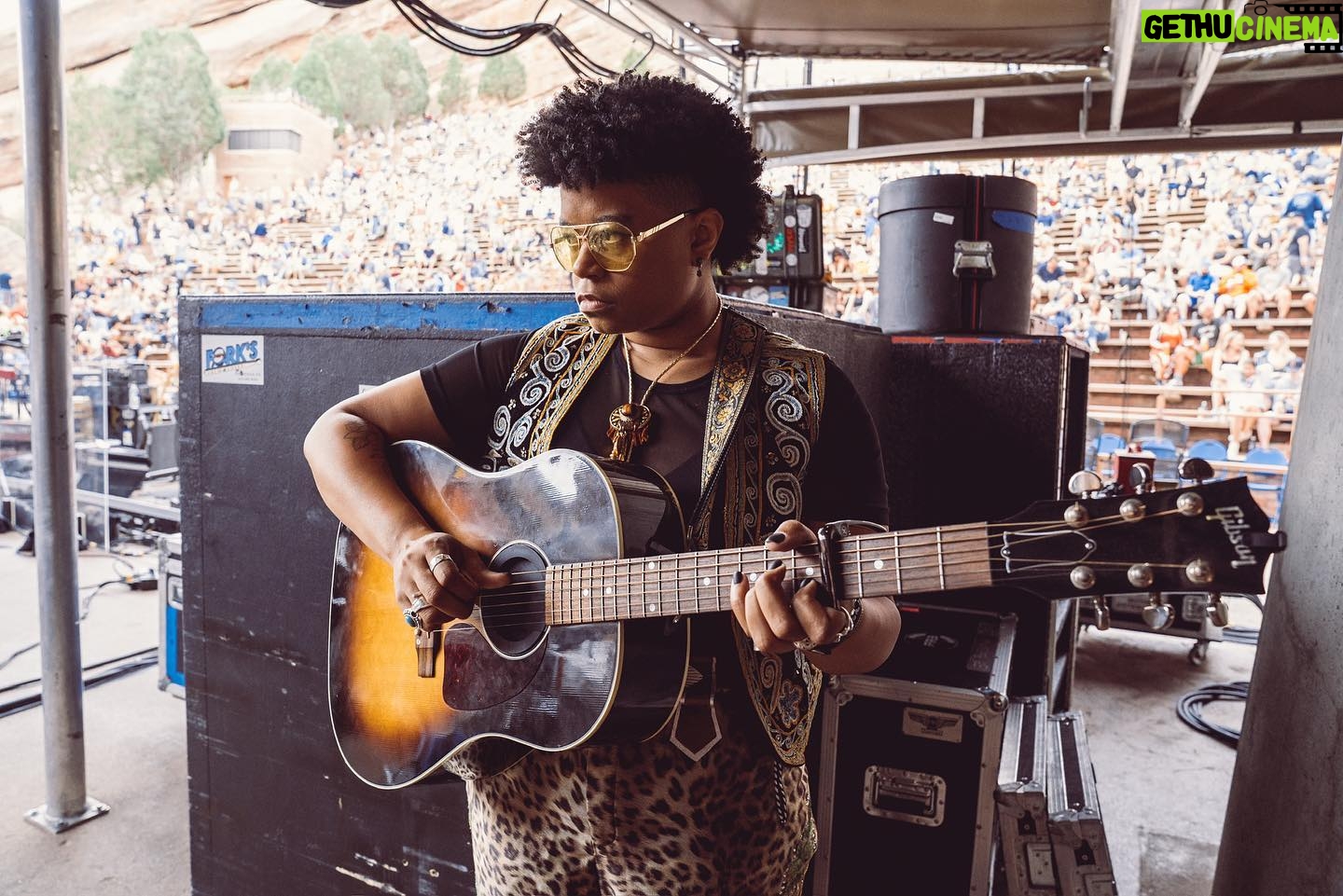 Amythyst Kiah - 511 Likes - @redrocksco 7.30.23 🏔️
📸 @glennrossphoto