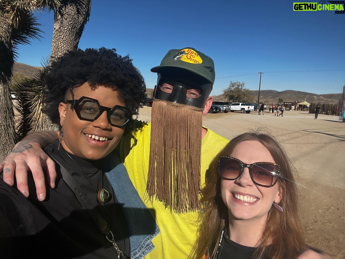 Amythyst Kiah - 1.4K Likes - The desert looks good on us 😎 . Thank you @orvillepeck for being the sweetest and for a great weekend. 🤠