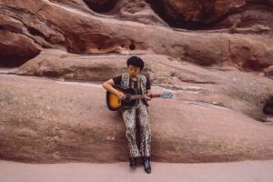 Amythyst Kiah Instagram - @redrocksco 7.30.23 🏔️

📸 @glennrossphoto