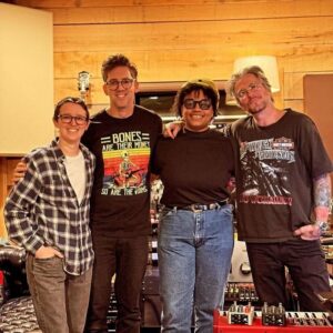 Amythyst Kiah Instagram - I’m making a new record with some fantastic humans. Can’t wait for y’all to hear this. 🤘🏽🖤 photo stolen from @matty.alger